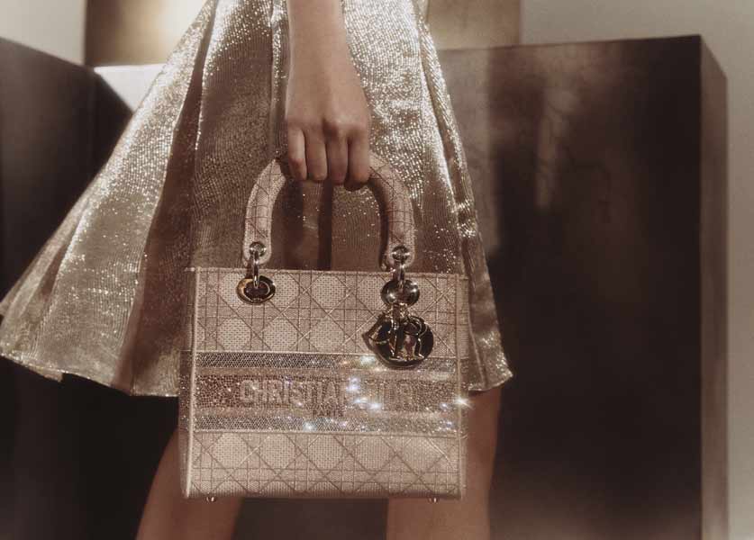 هدايا  DIOR موديلات أيقونية تعبق بالأناقة