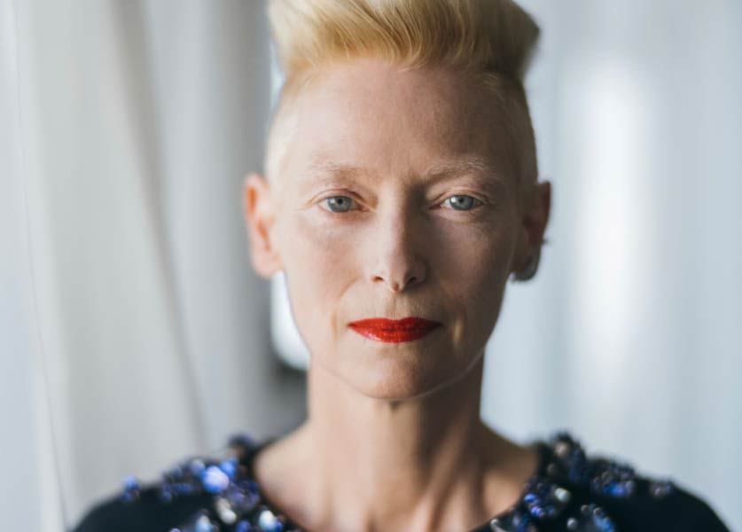 Tilda Swinton Stands Out on the Red Carpet with Chanel Makeup Tilda Swinton Stands Out on the Red Carpet with Chanel Makeup