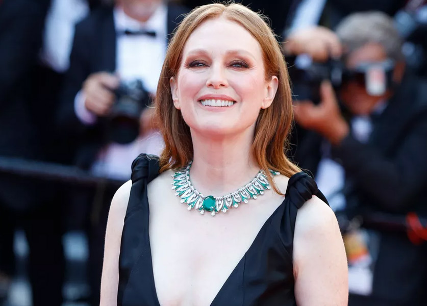 كيف خسرت النجمة Julianne Moore حاجبيها؟