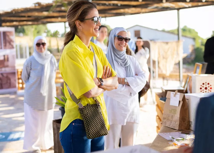 Queen Rania Appears in Yellow Blouse