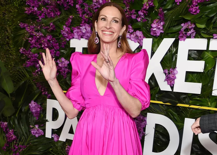 Julia Roberts Stuns in Hot Pink on Red Carpet