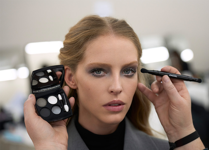 Chanel Makeup Looks from Fall/Winter 2023/24 Ready-to-Wear Show - Special  Madame Figaro Arabia