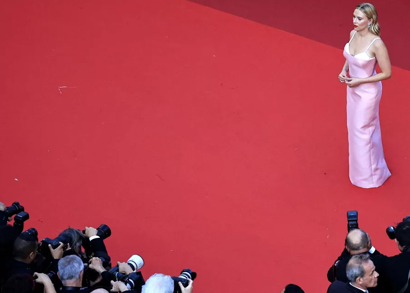 Scarlett Johansson Plays Hollywood Glamour at Cannes
