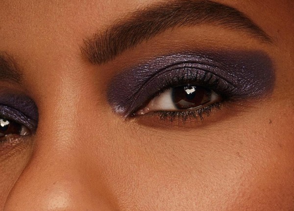 7 Shimmery Eyeshadow Palettes For Bright And Festive Holidays
