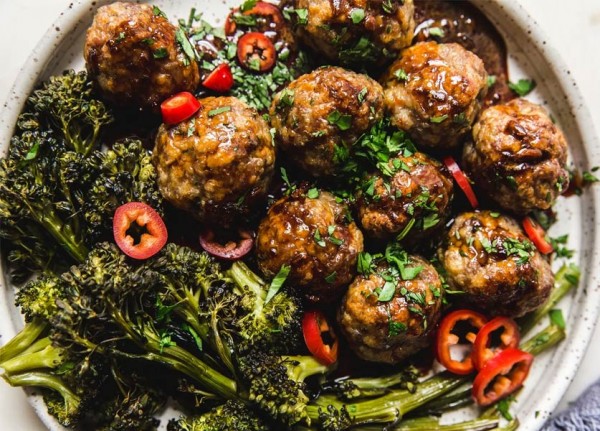 Meatballs with teriyaki sauce and broccoli