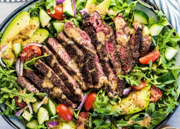 Steak salad with balsamic sauce