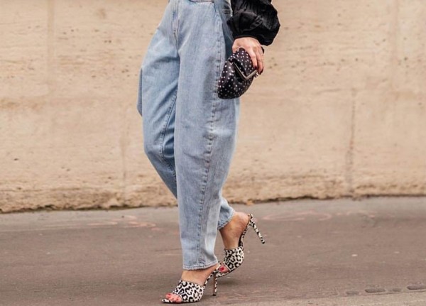 The Barrel-leg Jeans Are Definitely On Our List After Spotting These Looks 