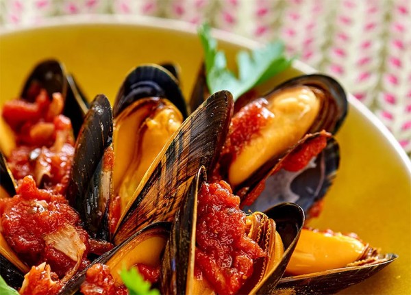 Mussels with tomato sauce