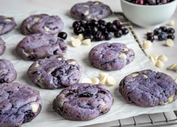 TikTok’s Famous Raspberry Cookies 