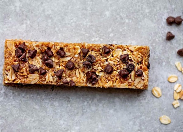 Satisfy Your Sweet Tooth With These Healthy Chocolate And Pistachio bars
