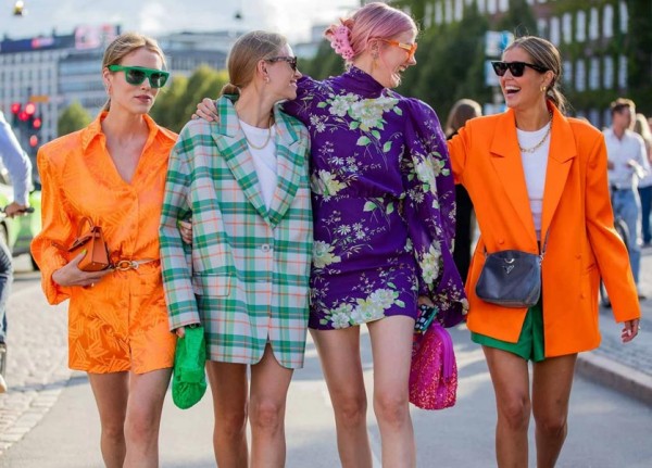 6 Ways To Wear Color-Blocking This Fall 2021