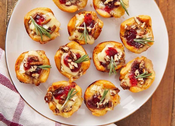 Cranberry brie cheese bites