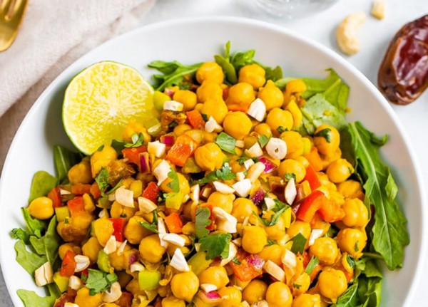 A great way to prepare chickpea curry salad