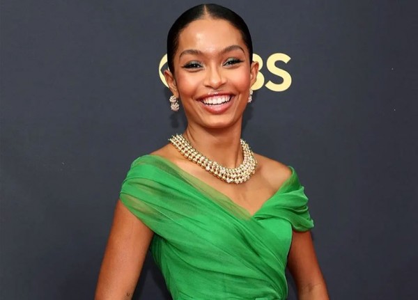 The Best Beauty Looks at the Emmy Awards 2021