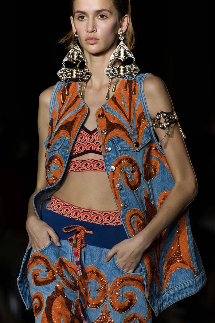 Etro-Spring-2022-Details-jewelry-oversized-earrings