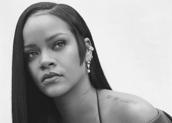 Rihanna Announces Fenty Perfume Dropping Soon 