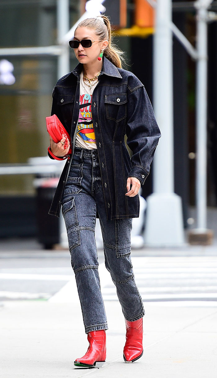 Gigi-Hadid-wearing-black-denim-jacket