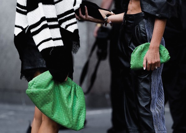 Green Accessories That Will Brighten Up Your Spring Outfits 
