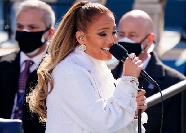 6 Times Jennifer Lopez Stunned in full-White Summer Looks 