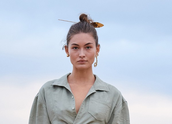 Easy Way to Recreate Jacquemus’ Messy Bun