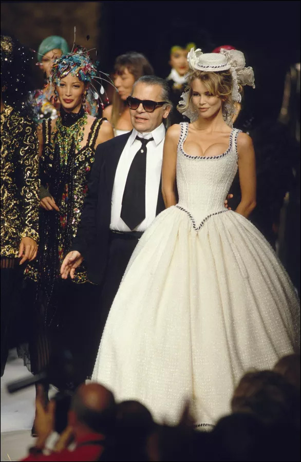 Karl-Lagerfeld-and-Claudia-Schiffer--1992-1993