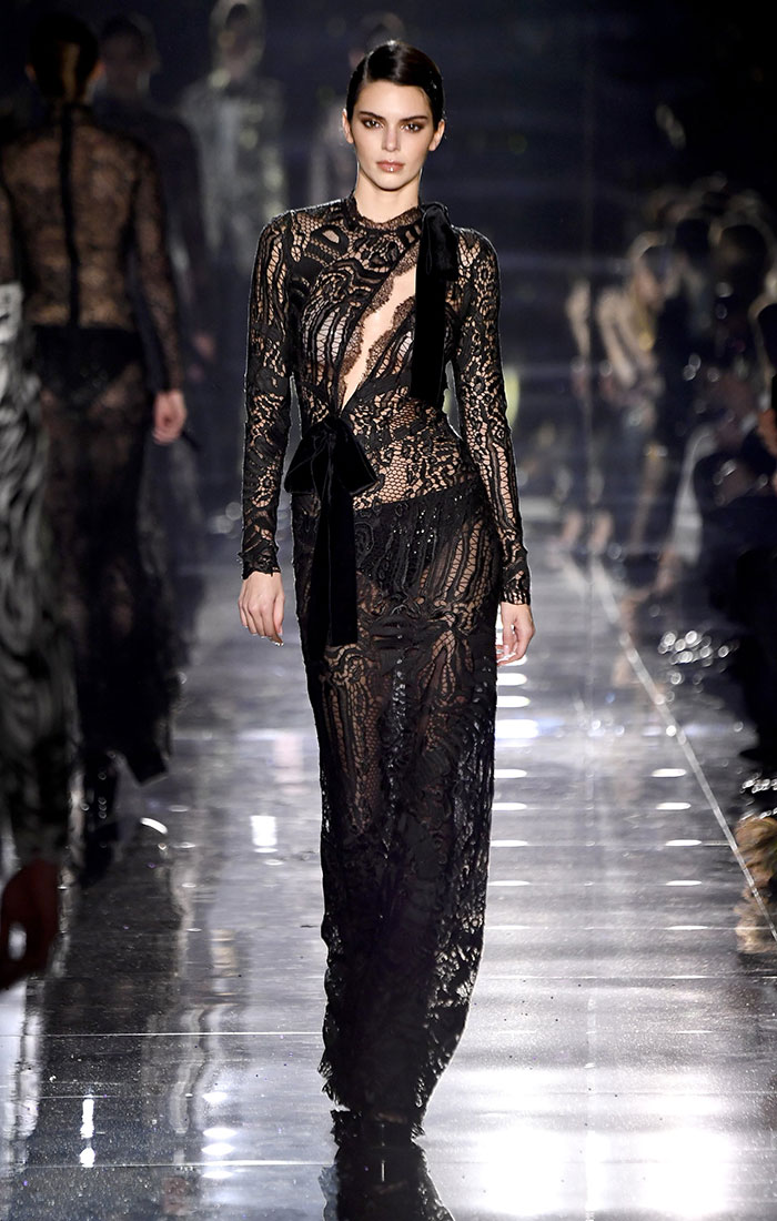 Kendall-Jenner-on-Tom-Ford-Fall-2020-Runway