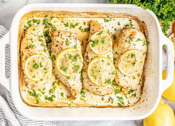 An easy way to prepare grilled chicken breasts with lemon and herbs