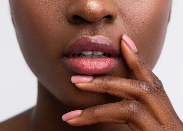 We Put 6 Lip Oils To The Test