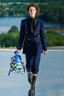 Louis Vuitton - Resort 2022