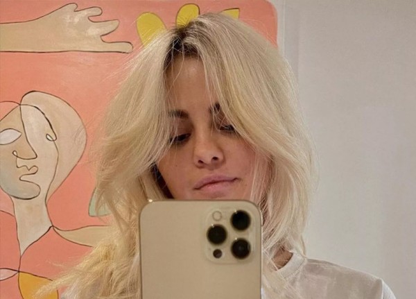 Selena Gomez Shows Off Her New Bleach Blonde Hair 