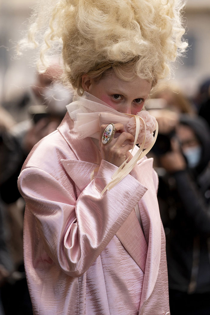 Milan-Fashion-Week-Spring-2021-powder-pink-street-style