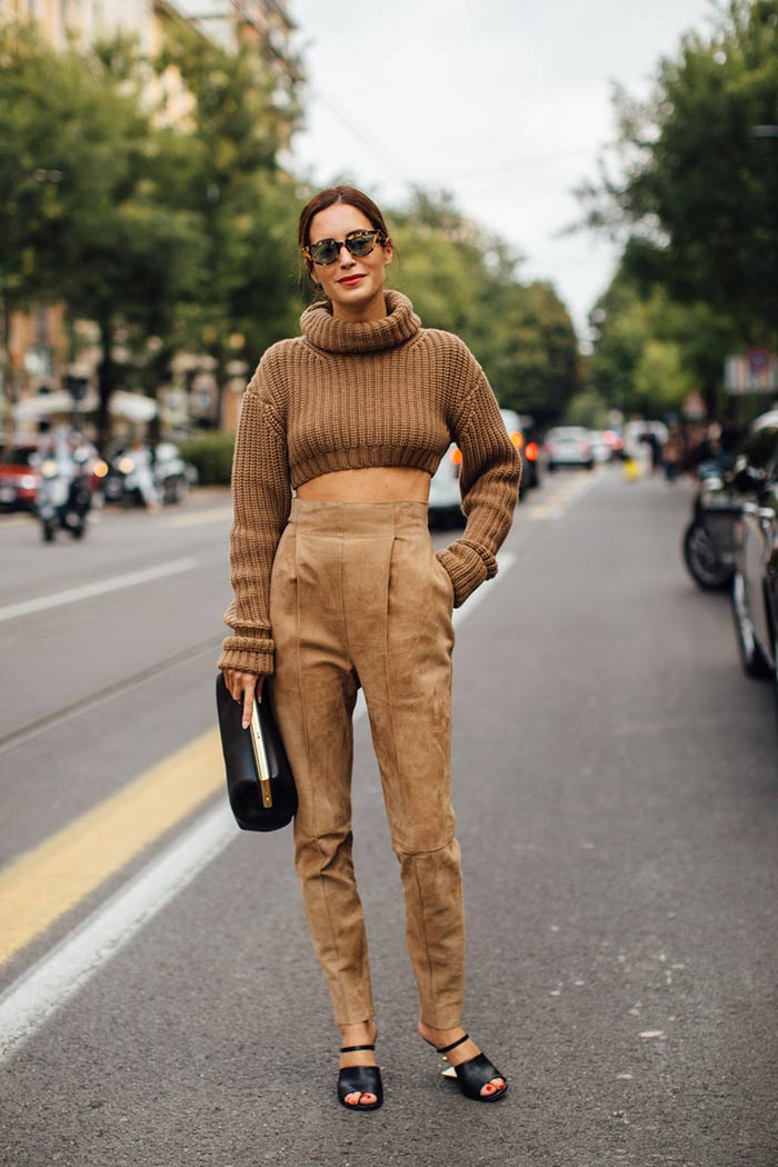 Milan-Fashion-Week-Spring-2022--Street-Style-Brown-(1)