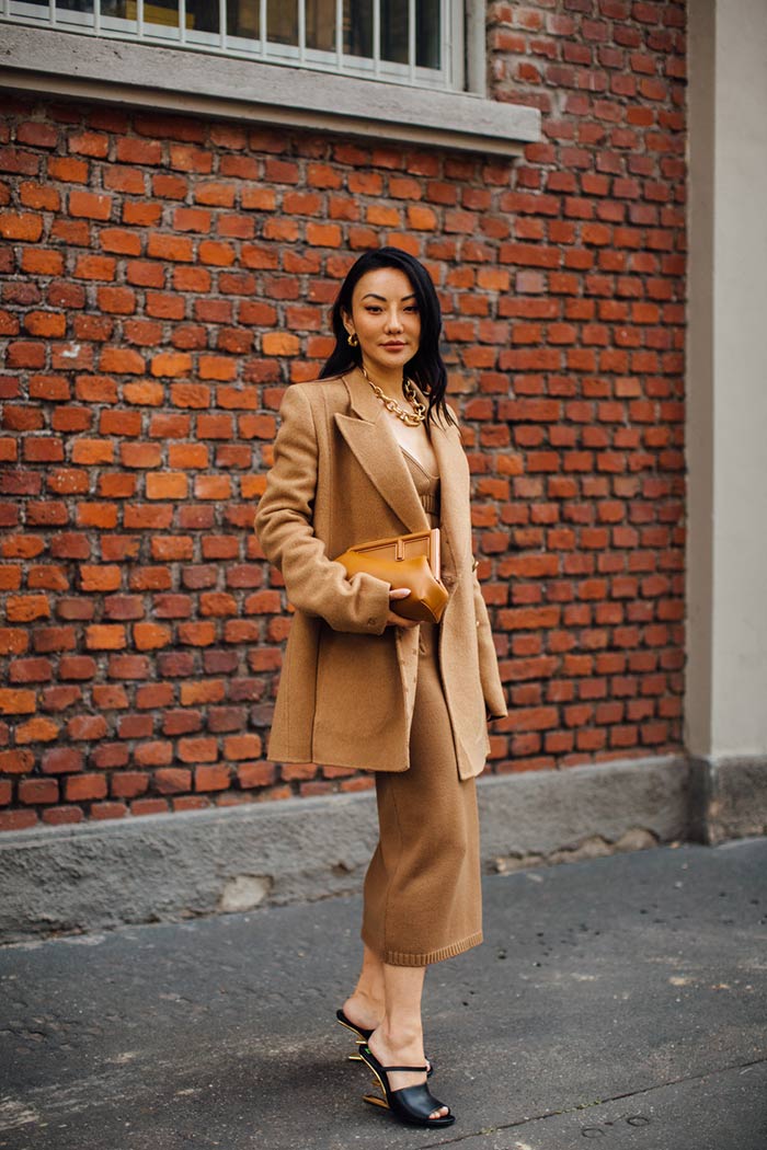 Milan-Fashion-Week-Spring-2022--Street-Style-Brown-(1)