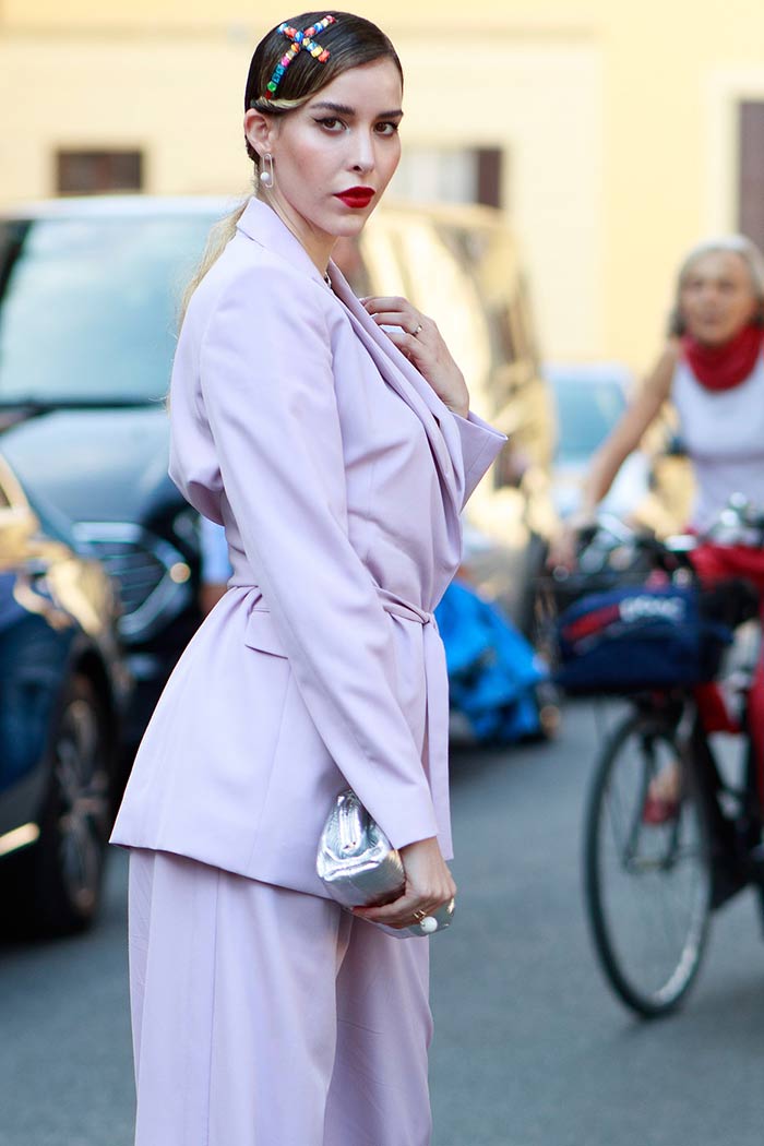 Milan-Fashion-Week-Spring-2022-Street-Style-Hair-Accessories-(1)