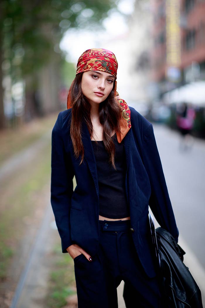 Milan-Fashion-Week-Spring-2022-Street-Style-Head-Scarf-(1)