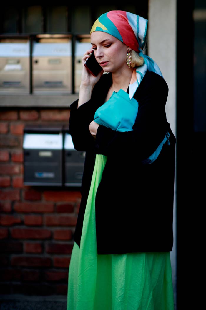 Milan-Fashion-Week-Spring-2022-Street-Style-Head-Scarf-(1)