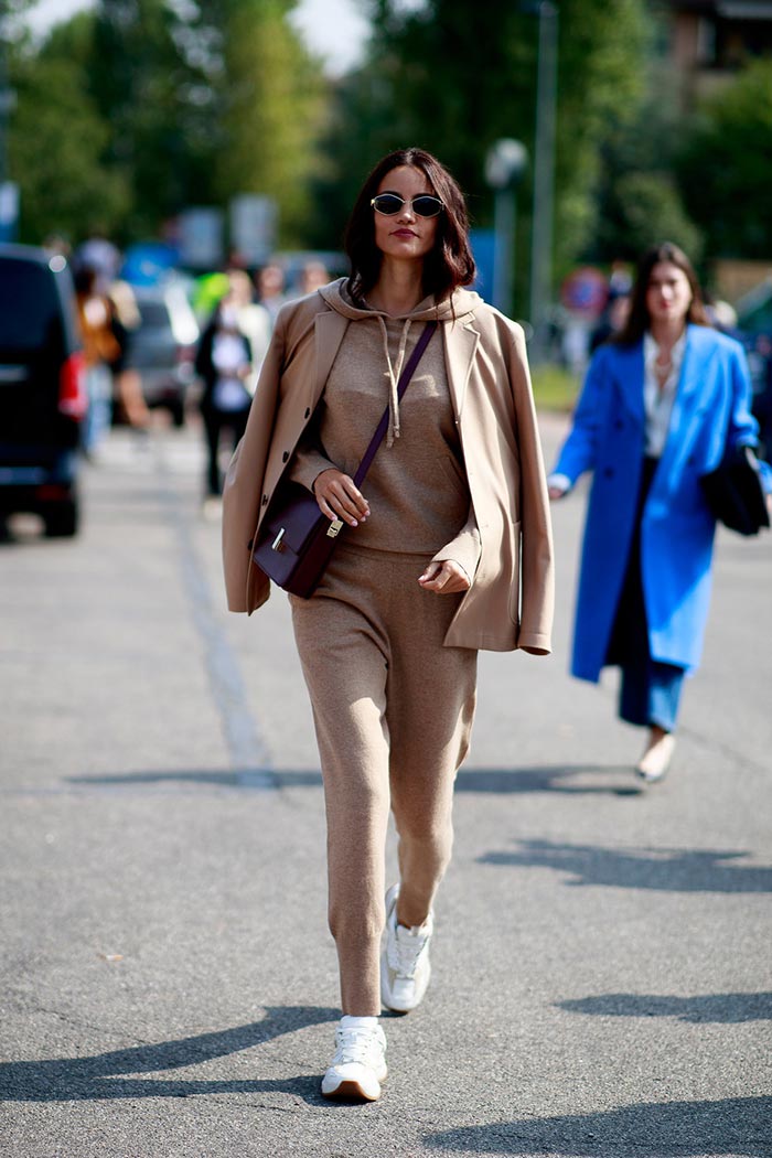 The Crossbody Bags That Have Taken Over Spring 2022 Fashion Month Street  Style - Special Madame Figaro Arabia