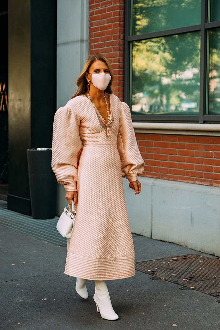 Milan-Fashion-Week-Street-Style-Day-1-Anna-dell-Russo-wearing-fendi