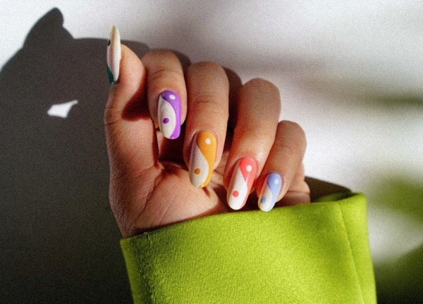 Our Favorite ‘90s-Inspired Nail Art Designs