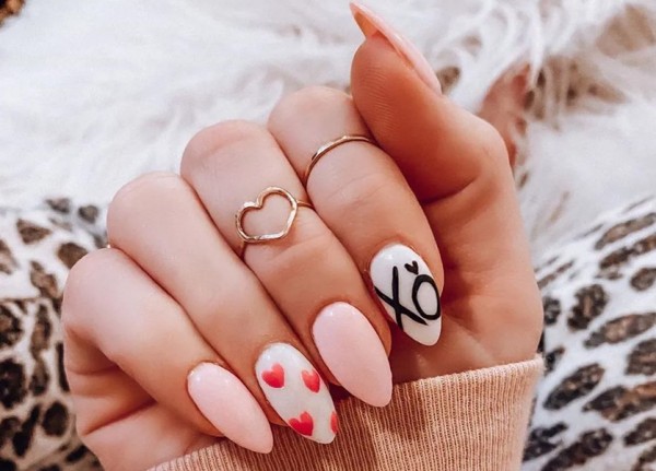 11 Cute Valentine’s Day-Themed Nail Art Ideas 