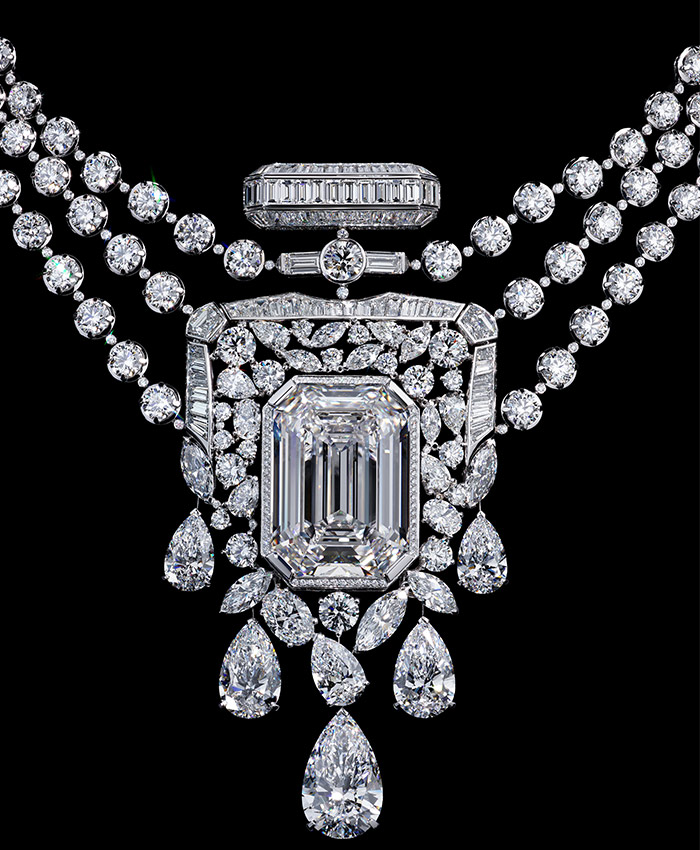 Chanel Celebrates N°5 Perfume 100th Anniversary With A High Jewelry Diamond Necklace