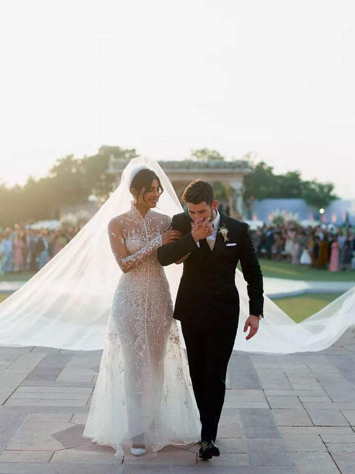 Priyanka-Chopra-wedding-dress