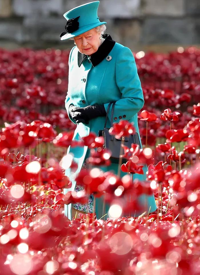 Queen Elizabeth’s Favorite Handbag