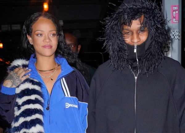 Singer Rihanna Flaunts Baby Bump With A Romantic Stroll In NYC Singer Rihanna Flaunts Baby Bump With A Romantic Stroll In NYC