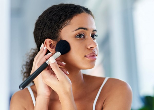 4 beauty products that will guarantee a long-lasting makeup 