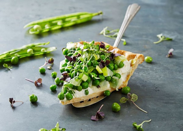 Pea tart with ricotta cheese