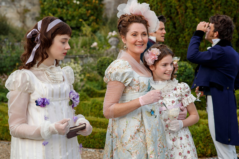 Viscountess-Violet-Bridgerton-and-two-of-her-daughters