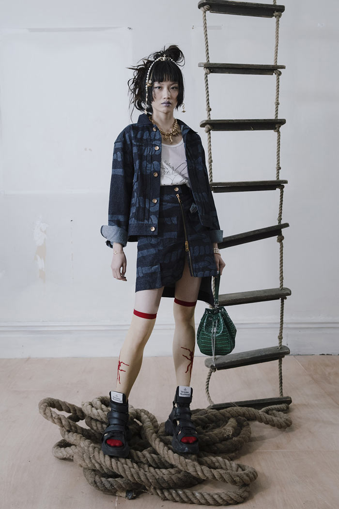 Vivienne-Westwood-Spring-2022-denim