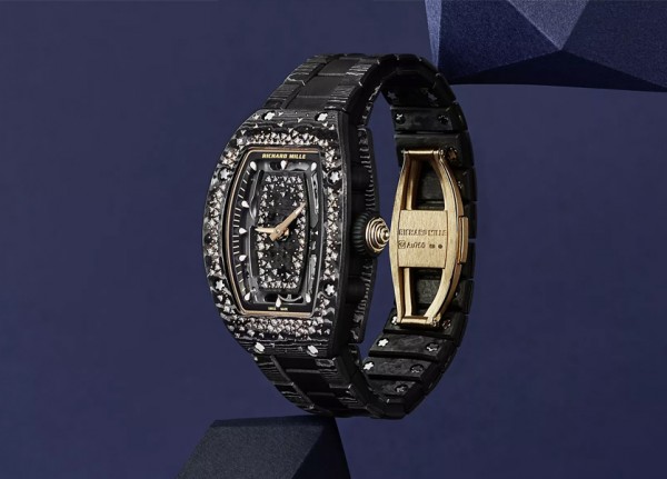 Three Fascinating Bling Watches That Confront The Economic Crisis