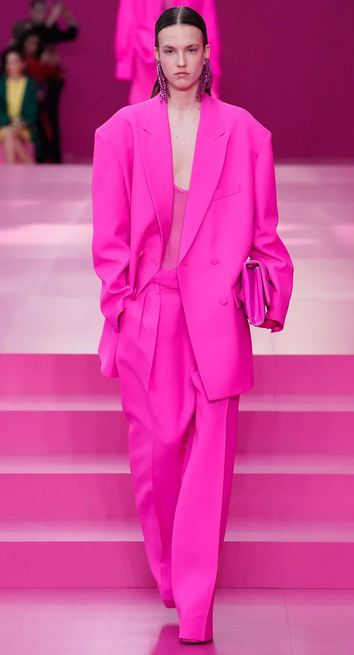 Pink Color Taking Over Valentino F/W 2022-2023 Collection - Special ...